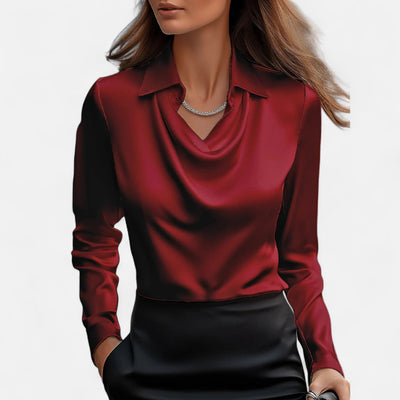 Dames satijnen blouse met drapé halslijn