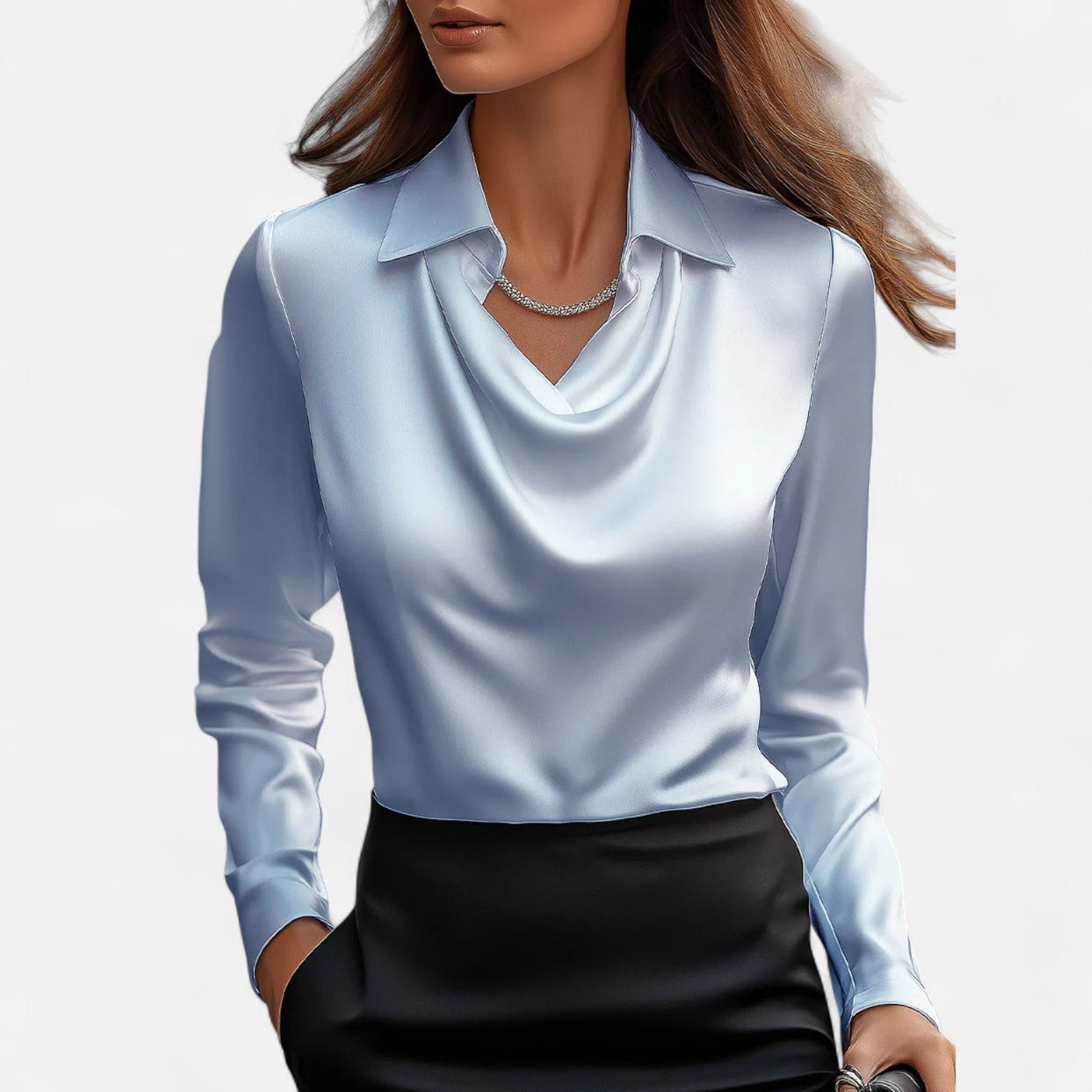 Dames satijnen blouse met drapé halslijn