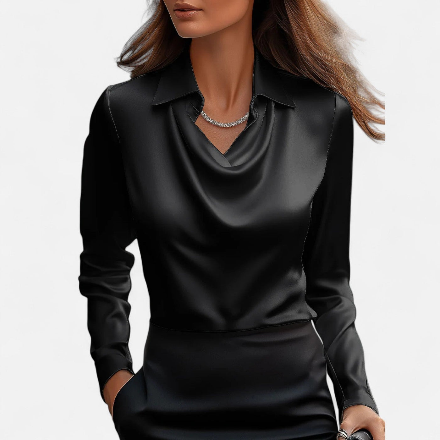 Dames satijnen blouse met drapé halslijn