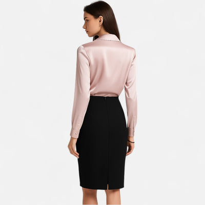 Dames satijnen blouse met drapé halslijn