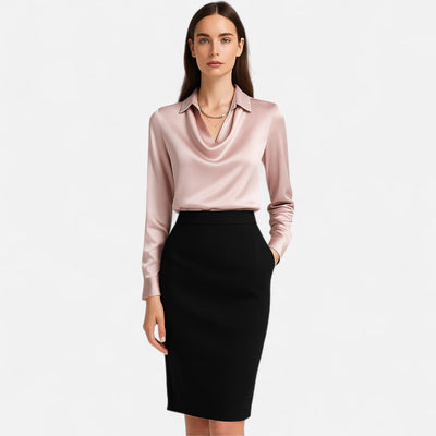 Dames satijnen blouse met drapé halslijn
